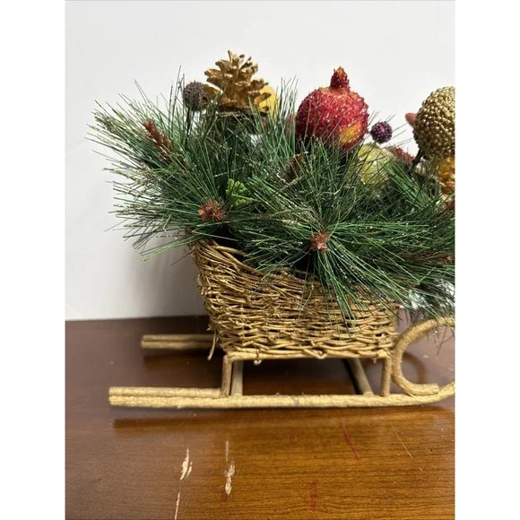 Vintage Gold Santas Sleigh Wicker‎ Centerpiece With Packages &Faux Pine Cones - Picture 6 of 10